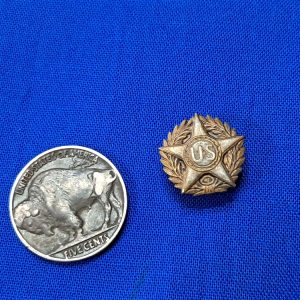 world-war-discharge-pin-bronze-for-honorable-service