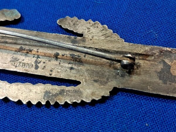 world-war-two-early-pin-back-combat-infantry-badge-sterling-marked-light-use-only