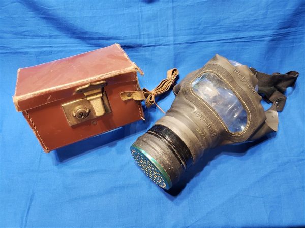 gas-mask-wwii-british-civilian-civ-in-original-carry-box-case-1939-dated-and-well-marked-size-medium