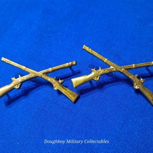 world-war-two-infantry-officers-collar-insignia-crossed-rifles-by-meyer-company-original-clutches