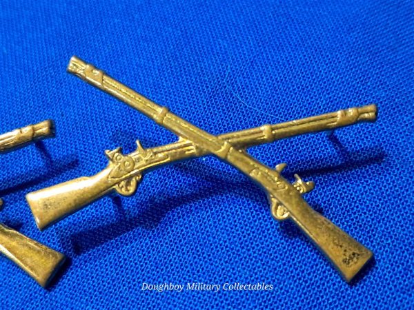 world-war-two-infantry-officers-collar-insignia-crossed-rifles-by-meyer-company-original-clutches