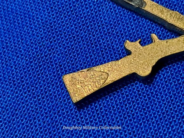 world-war-two-infantry-officers-collar-insignia-crossed-rifles-by-meyer-company-original-clutches