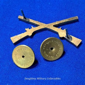 world-war-two-infantry-officers-collar-insignia-crossed-rifles-by-meyer-company-original-clutches