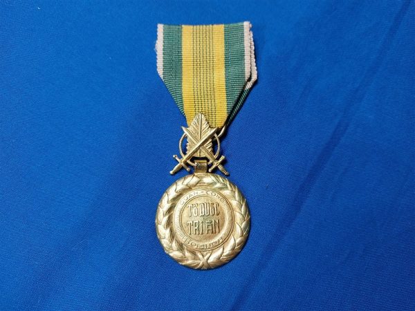 nva-vn-merit-medal-theater-made-issue-troops-ribbon-back-front