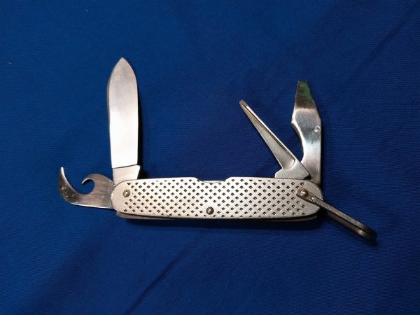 pocket-knife-62-1962-dated-vietnam-blade-can-opener-camillus-drill-open-bottom