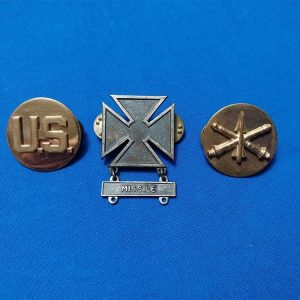 missile-collar-and-badge-set-vietnam-era-meyer-sterling-marked-clutch-back