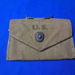 world-war-two-marine-corps-first-aid-pouch-1944-dated-named-belt-field-combat-bandage