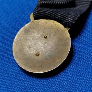 world-war-one-red-cross-service-ribbon-medal-for-6-months-to-1-year-nurse-AMC