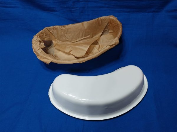 world-war-two-medical-surgical-kidney-dish-for-removal-tray-of-shrapnel-and-bullets