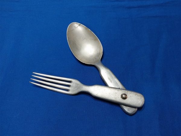 german-world-war-two-folding-enlisted-utensil-mess-kit-set