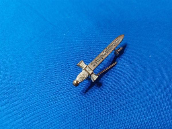 jungstahlhelm-membership-pin-world-war-two-1920s-for-the-stahlhelm-youth-organization.