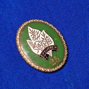 world-wr-two-hiking-travel-club-association-25-year-membership-pin-enamel-front