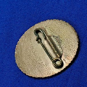 world-wr-two-hiking-travel-club-association-25-year-membership-pin-enamel-front