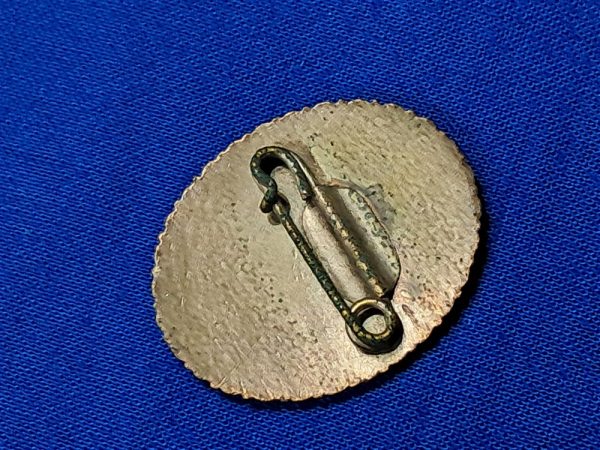 world-wr-two-hiking-travel-club-association-25-year-membership-pin-enamel-front