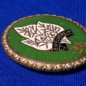 world-wr-two-hiking-travel-club-association-25-year-membership-pin-enamel-front