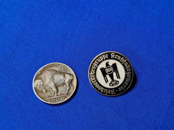 world-war-two-german-rvk-member-membership-badge-pin-for-automobile-motor-industry-workers-union-enamel-maker-marked