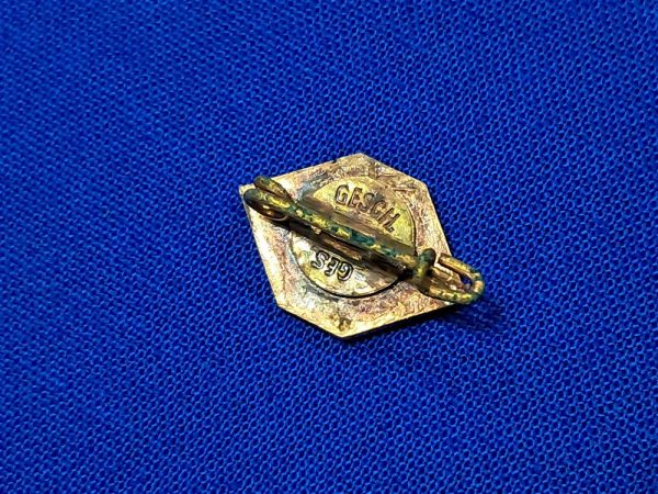 early-pattern-german-world-war-two-stenographers-union-pin-for-women-membership-workers-patent-protected-marked-on-back