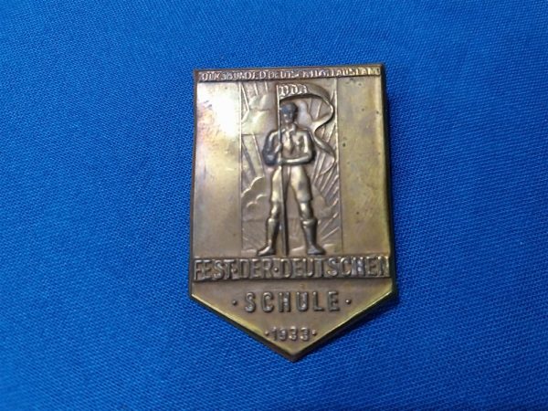 vda-peoples-school pre-world-war-two-tinnie-german-from-the-v-d-a-that-recruited-members-outside-of-german-lands-brass-with-original-pin