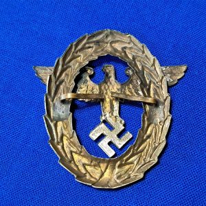 german-world-war-two-police-insignia-for-hat-1st-pattern-small-eagle-with-wreath