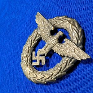 german-world-war-two-police-insignia-for-hat-1st-pattern-small-eagle-with-wreath