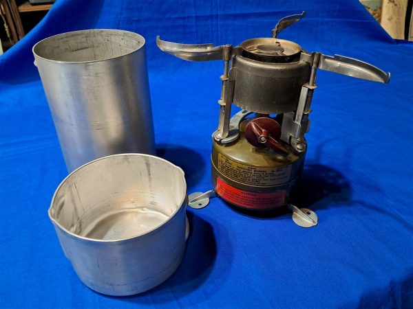 vietnam-war-era-1966-1967-dated-field-squad-stove-m50-m-1950-produced-by-coleman-excellent-working-condition-can-dented-on-top