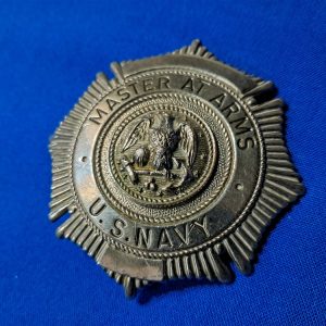 vietnam-war-master-of-arms-naval-badge-for-duty-officer-silver-pin-back