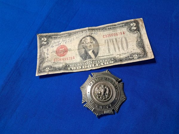 vietnam-war-master-of-arms-naval-badge-for-duty-officer-silver-pin-back