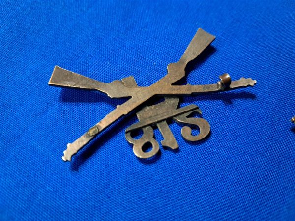 world-war-one-812th-pioneer-contruction-officers-collar-insignia-set-african-american-unit-missing-one-pin