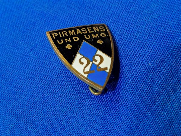 world-war-two-pirmasens-hitler-youth-pin-for-also-surrounding-area-unit-22-blue-and-white-triangle