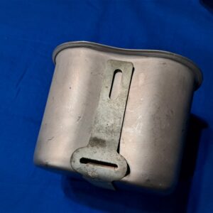 vietnam-war-era-canteen-1962-dated-cup-cover-west-bend-mirro-contracts-last-year-of-aluminum