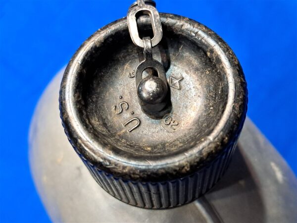 vietnam-war-era-canteen-1962-dated-cup-cover-west-bend-mirro-contracts-last-year-of-aluminum