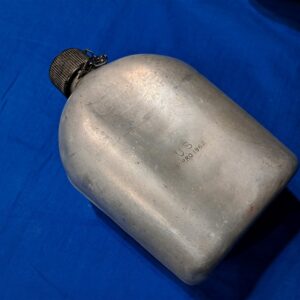 vietnam-war-era-canteen-1962-dated-cup-cover-west-bend-mirro-contracts-last-year-of-aluminum