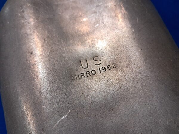 vietnam-war-era-canteen-1962-dated-cup-cover-west-bend-mirro-contracts-last-year-of-aluminum