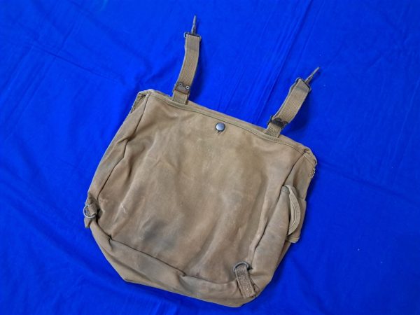 world-war-two-officers-haversack-musette-1942-dated-by-langdon-awning-and-tent-company-small-hole-excellent-early-light-color
