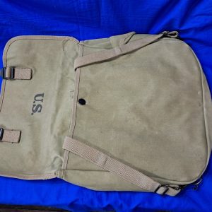 world-war-two-officers-haversack-near-unissued-1942-rubberized-produced-by-atlantic-products