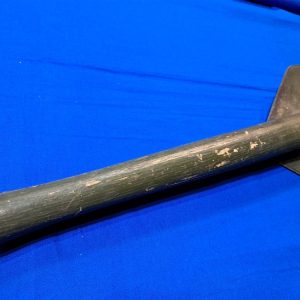 world-war-two-army-marine-corps-shovel-entrenching-tool-folding-type-in-the-oriuginal-carrier-1945-dated-original-paint
