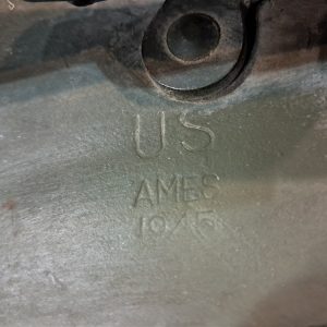 world-war-two-army-marine-corps-shovel-entrenching-tool-folding-type-in-the-oriuginal-carrier-1945-dated-original-paint