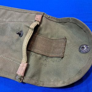 world-war-two-army-marine-corps-shovel-entrenching-tool-folding-type-in-the-oriuginal-carrier-1945-dated-original-paint