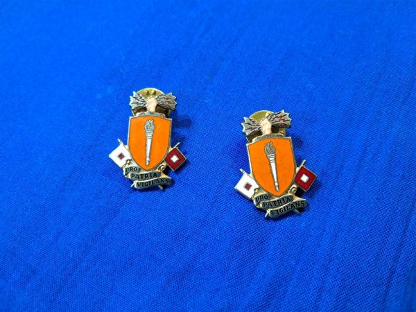 distinctive-unit-identification-set-from-signal-corps-school-excellent-conditon-made-by-polk-late-1950