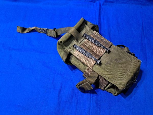vietnam-war-m-16-magazine-pouch-1969-dated-nylon-with-plastic-snaps-on-side-for-grenade