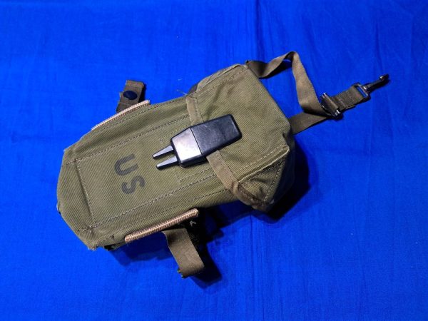 vietnam-war-m-16-magazine-pouch-1969-dated-nylon-with-plastic-snaps-on-side-for-grenade