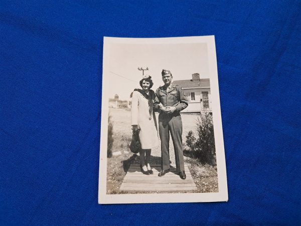 world-war-two-photo-of-airborne-paratrooper-82nd-infantry-with-badges-and-awards-wife