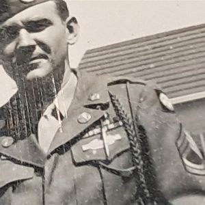 world-war-two-photo-of-airborne-paratrooper-82nd-infantry-with-badges-and-awards-wife