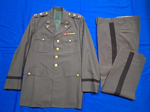 vietnam-early-war-uniform-to-captain-in-the-a-f-k-n-radio-station-and-television-with-trousers-dress-greens