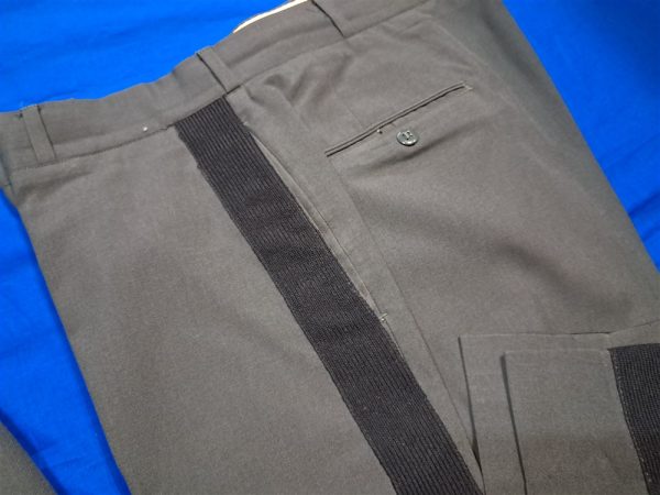 vietnam-early-war-uniform-to-captain-in-the-a-f-k-n-radio-station-and-television-with-trousers-dress-greens