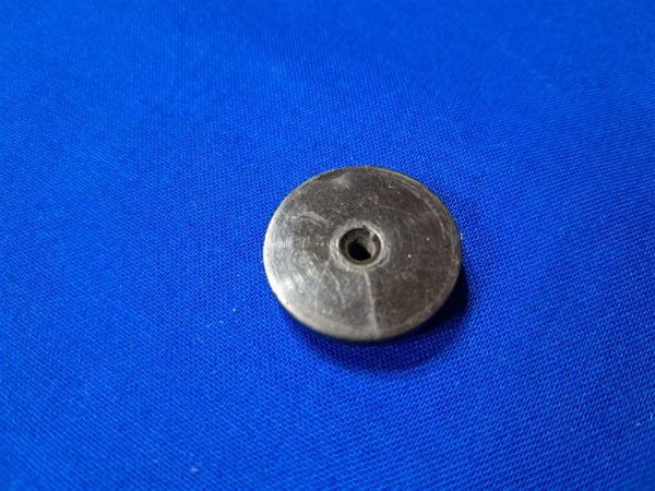 world-war-two-marine-corps-theater-made-australia-visor-insignia-screw-nut-plastic-for-back-of e-g-a