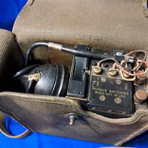 world-war-two-field-telephone-radio-e-e-eight-marine-corps-marked-to-the-2nd-division-with-blue-circle-120