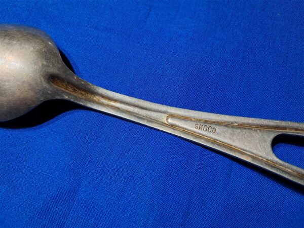 world-war-two-mess-kit-utensil-set-1945-dated-knife-with-fork-and-spoon