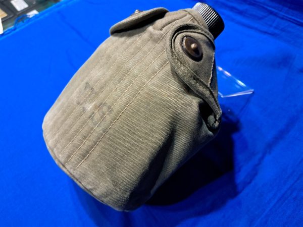 korean-war-canteen-group-with-cup-and-cover-canteen-1951-dated-1944-insides-some-use