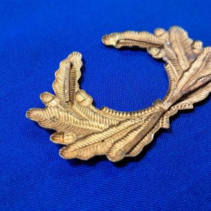 world-war-two-german-visor-cap-wreath-for-veterans-association-gold-color-with-4-prongs
